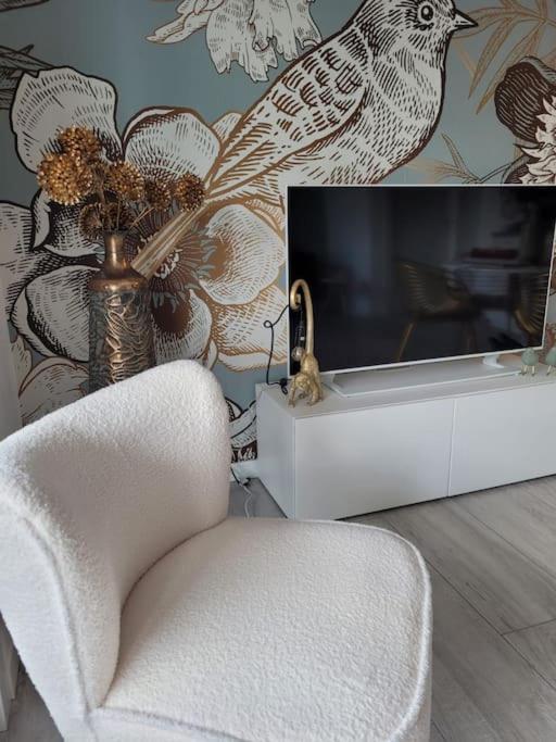 Lago-Apartment Midy, Sfeervol, Zwembad, Airco Domaso Extérieur photo