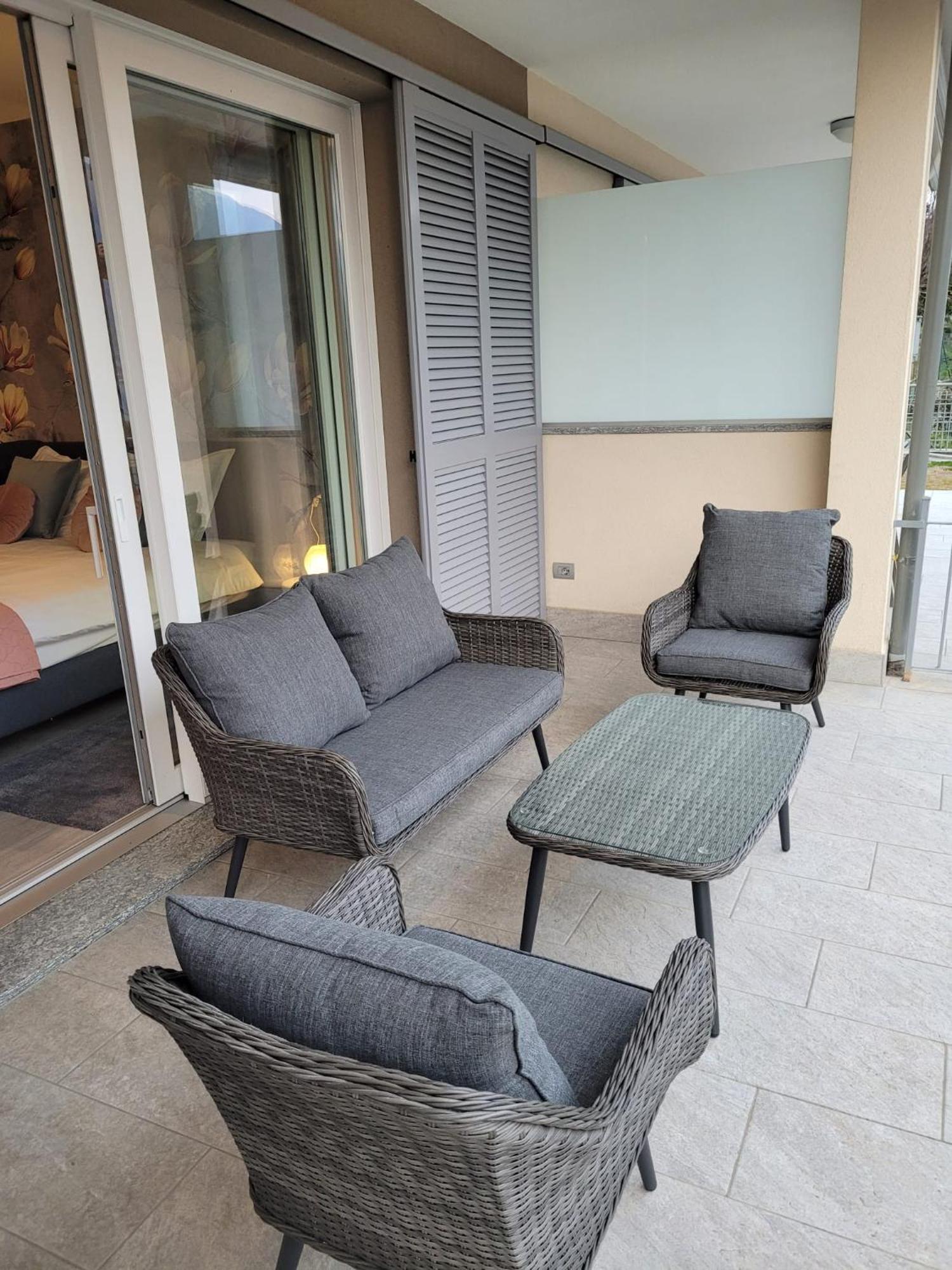 Lago-Apartment Midy, Sfeervol, Zwembad, Airco Domaso Extérieur photo